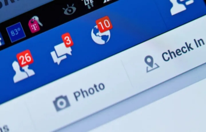 How can you see if someone is not following you on Facebook_
