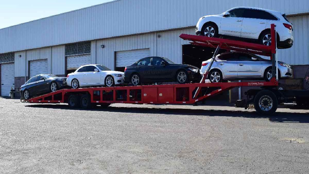 How to Load a Car onto a Car Hauler and Safely Tow It