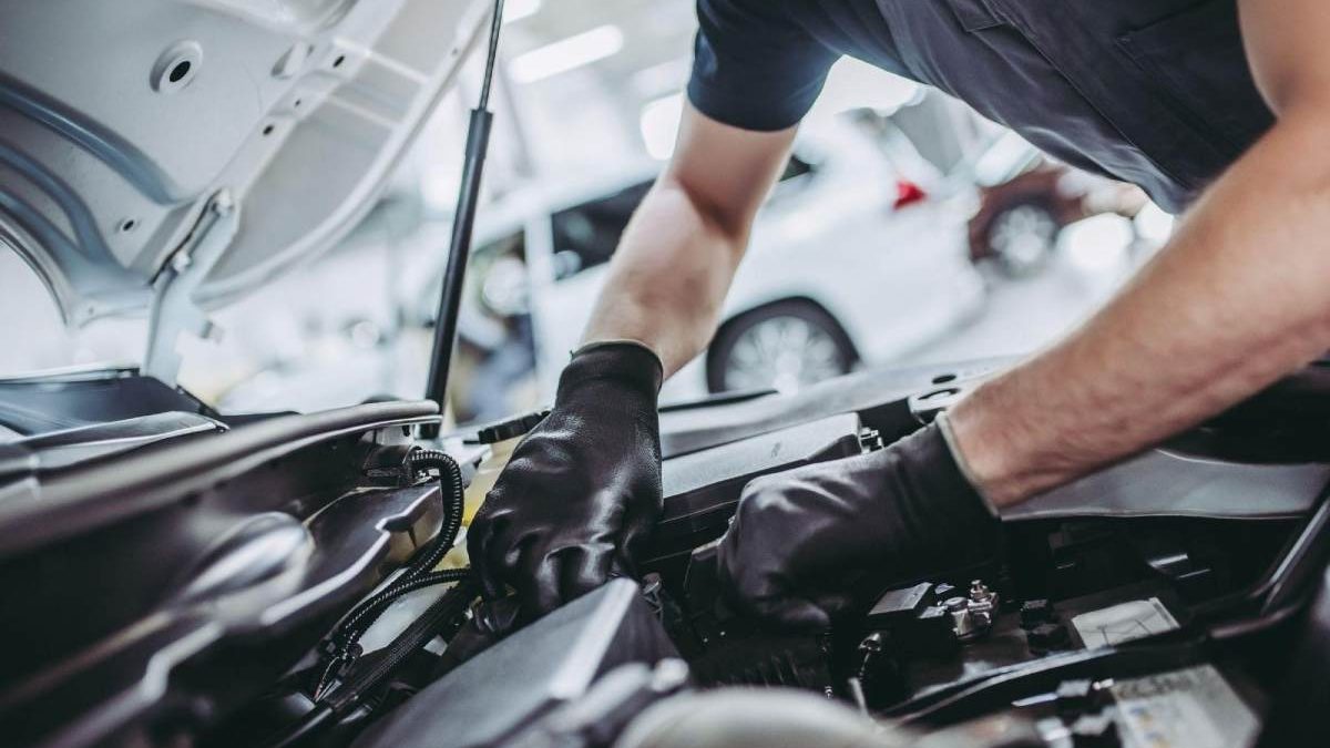 Optimizing Vehicle Maintenance Schedules to Minimize Downtime